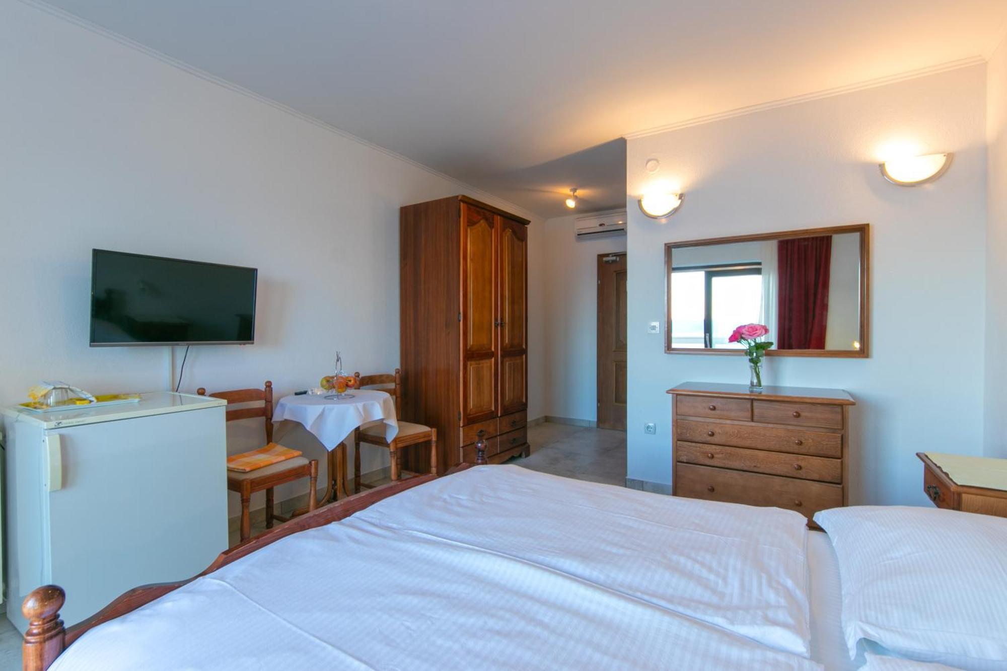 Adria Brela Apartments Ngoại thất bức ảnh