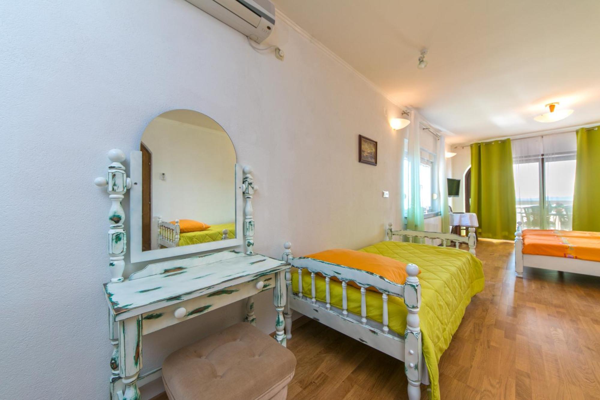 Adria Brela Apartments Phòng bức ảnh