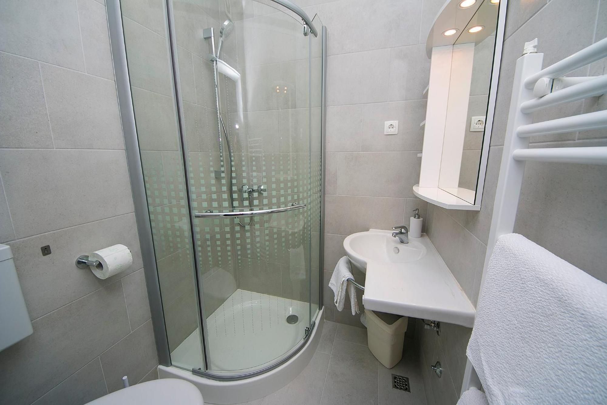Adria Brela Apartments Phòng bức ảnh